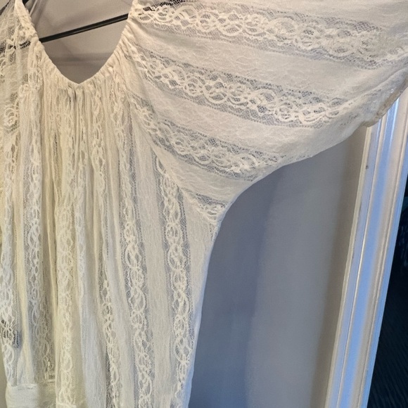 Suzy Shier White Lace Top - Picture 2 of 4